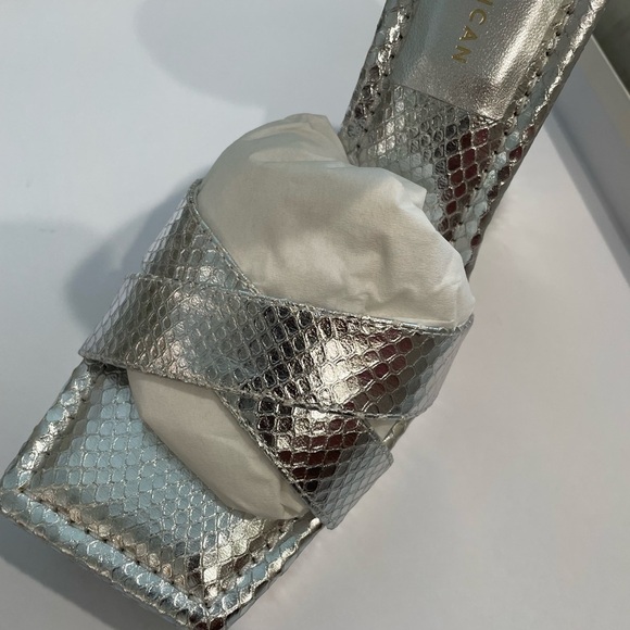 NIB Good American Silver Snake Embossed platform block heel sandal - Picture 6 of 11